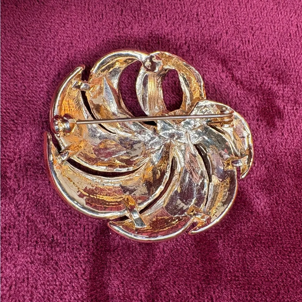 Vintage Trifari Brooch